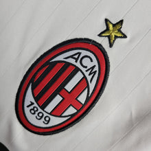 Carregar imagem no visualizador da galeria, Camisa Milan Away 06/07 Retrô - Branca