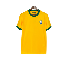 Carregar imagem no visualizador da galeria, Camisa Brasil Home 1971 Retrô - Amarela