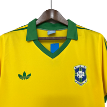 Carregar imagem no visualizador da galeria, Camisa Brasil Home 1977 Retrô - Amarela