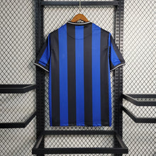Carregar imagem no visualizador da galeria, Camisa Inter de Milão Home 09/10 Retrô - Azul e Preta