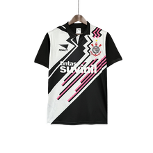 Carregar imagem no visualizador da galeria, Camisa Corinthians Goleiro Retrô 1998 - Preta