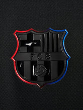 Carregar imagem no visualizador da galeria, Camisa Barcelona Feminina Away 24/25 - Preta