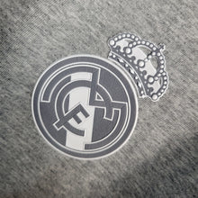 Carregar imagem no visualizador da galeria, Camisa Real Madrid Away 15/16 Retrô - Cinza