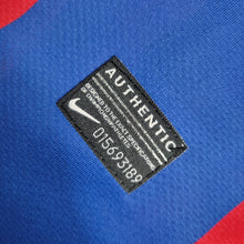 Carregar imagem no visualizador da galeria, Camisa Barcelona Home 10/11 Retrô - Azul e Vermelha