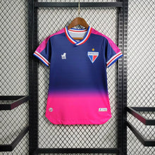 Carregar imagem no visualizador da galeria, Camisa Fortaleza Feminina Outubro Rosa 23/24 - Azul e Rosa