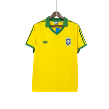 Carregar imagem no visualizador da galeria, Camisa Brasil Home 1977 Retrô - Amarela
