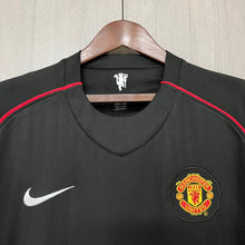 Carregar imagem no visualizador da galeria, Camisa Manchester United Third 07/08 Retrô - Preta