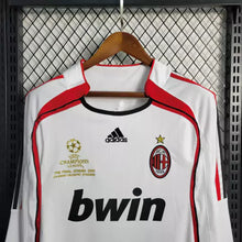 Carregar imagem no visualizador da galeria, Camisa Milan Away 06/07 Retrô Manga Longa - Branca