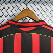 Carregar imagem no visualizador da galeria, Camisa Milan Home 06/07 Retrô - Vermelha e Preta