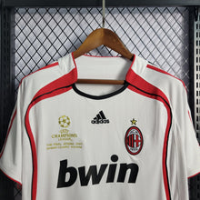 Carregar imagem no visualizador da galeria, Camisa Milan Away 06/07 Retrô - Branca
