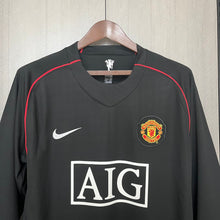 Carregar imagem no visualizador da galeria, Camisa Manchester United Third Manga Longa 07/08 Retrô - Preta