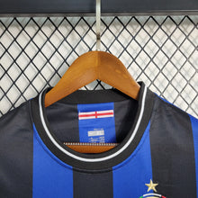 Carregar imagem no visualizador da galeria, Camisa Inter de Milão Home 09/10 Retrô - Azul e Preta