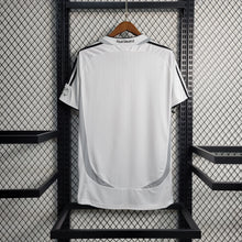 Carregar imagem no visualizador da galeria, Camisa Real Madrid Home 06/07 Retrô - Branca