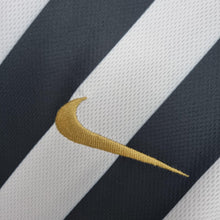 Carregar imagem no visualizador da galeria, Camisa Santos Away 12/13 NEYMAR JR/11 Retrô - Branca e Preta