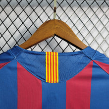 Carregar imagem no visualizador da galeria, Camisa Barcelona 05/06 Retrô - Azul e Vermelha