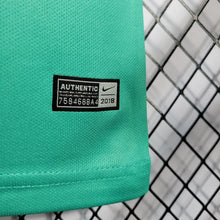 Carregar imagem no visualizador da galeria, Camisa Tottenham Away 18/19 Retrô - Verde