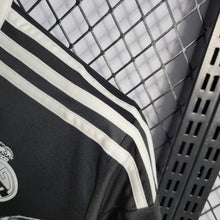 Carregar imagem no visualizador da galeria, Camisa Real Madrid Third 14/15 Retrô - Preta