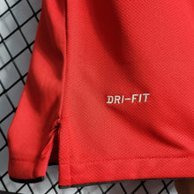 Carregar imagem no visualizador da galeria, Camisa Manchester United Home 10/11 Retrô - Vermelha