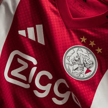 Carregar imagem no visualizador da galeria, Camisa Ajax Home 25/26 - Branca e Vermelha