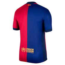 Carregar imagem no visualizador da galeria, Camisa Barcelona Home COLDPLAY 24/25 - Azul e Vermelha