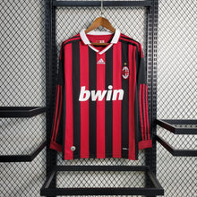 Carregar imagem no visualizador da galeria, Camisa Milan Home 09/10 Retrô Manga Longa - Vermelha e Preta