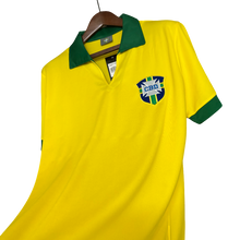 Carregar imagem no visualizador da galeria, Camisa Brasil Home 1958 Retrô - Amarela