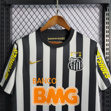 Carregar imagem no visualizador da galeria, Camisa Santos Away 12/13 Retrô - Preta e Branca