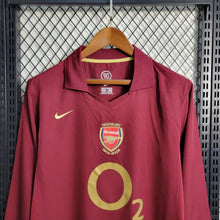 Carregar imagem no visualizador da galeria, Camisa Arsenal Home 05/06 Retrô Manga Longa - Vinho