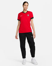 Carregar imagem no visualizador da galeria, Camisa Portugal Feminina Home 2024 - Vermelha