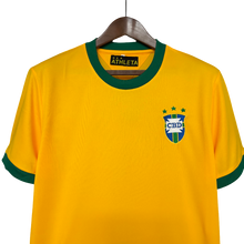 Carregar imagem no visualizador da galeria, Camisa Brasil Home 1971 Retrô - Amarela
