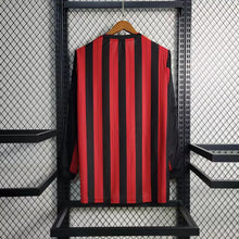 Carregar imagem no visualizador da galeria, Camisa Milan Home 13/14 Retrô Manga Longa - Vermelha e Preta