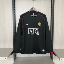 Carregar imagem no visualizador da galeria, Camisa Manchester United Third Manga Longa 07/08 Retrô - Preta