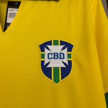 Carregar imagem no visualizador da galeria, Camisa Brasil Home 1958 Retrô - Amarela