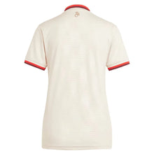Carregar imagem no visualizador da galeria, Camisa Bayern de Munique Feminina Third 24/25 - Bege