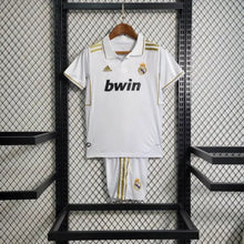 Carregar imagem no visualizador da galeria, Conjunto Infantil Real Madrid I 11/12 - Branco